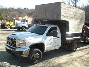 2019 GMC 3500 HD Dump Truck