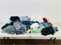 (32) Pieces of Men's Clothes size L