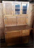 Vintage Hoosier Cabinet. 41"x28"x71"