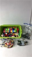 Small LEGO Bin W/Asst. LEGO Pieces. U8B