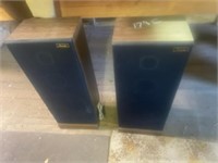 2 Pioneer Speakers