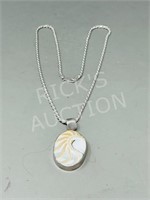 925  sterling silver chain & shell pendant