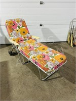 vintage aluminum frame patio lounge chair