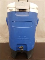 Igloo 5 Gallon Rolling Drink Dispenser.