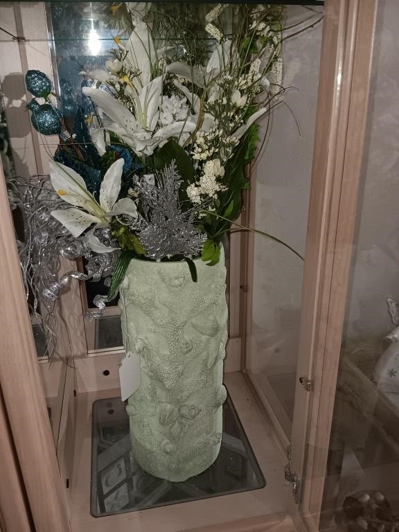 Very nice vase with shells and flowers, 28 inches