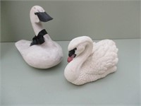 2 pc vintage Swans