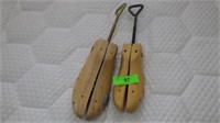 2 SHOE STRETCHERS (DIFFERENT SIZES)