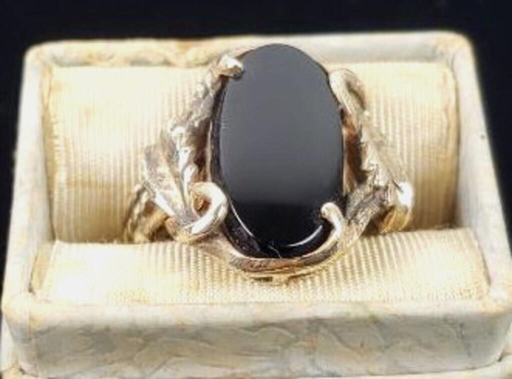 Vintage 14K Gold Ring w/ Flat Cut Onyx