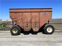 m&w gravity wagon,400bu, divider in middle,