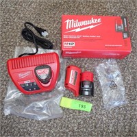 NEW MILWAUKEE M12 BATTERY, HOLDER & CHARGER KIT >>