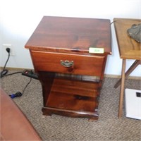NIGHT STAND / END TABLE 17 x 13 1/2 x 26