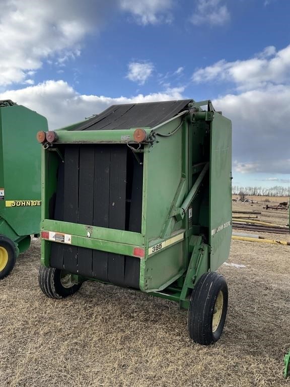 1995 John Deere 385 Round Baler