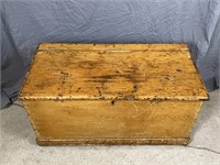 Dovetail Blanket Box