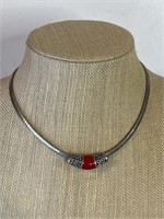 Beautiful 16in silver necklace marked 925, pendent