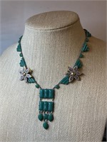 Beautiful Jade like necklace &  vintage Italian