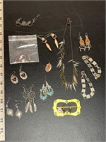 Nice lot of vintage jewelry