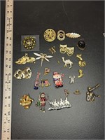 Lot of unique brooches and pins