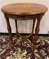 Round Inlaid Accent Table w/ Spindle Legs