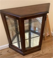 Lighted entryway cabinet