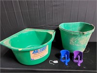 Feed Buckets & Bridle Hooks