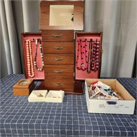 I3 40pc+ Jewelry case, Costume Jewelry, Earrings,