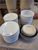 Lot of glass plates and bowls