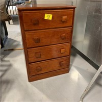 3FT TALL WOODEN CHEST OF DRAWERS
