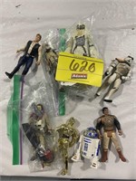 GROUP OF STAR WARS FIGURES