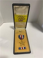 APPEARS AUTHENTIC SILVER STAR MEDAL W/ CASE