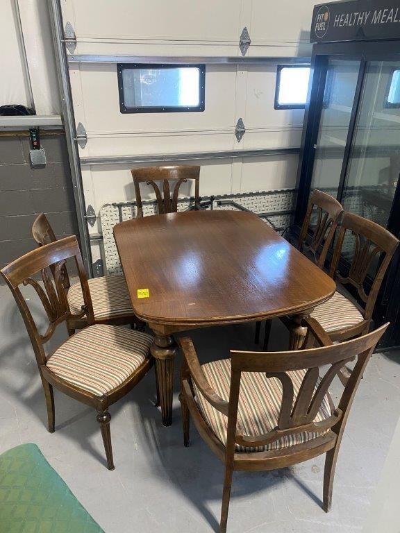 53" LONG DINING ROOM TABLE W/ 6 MATCHING CHAIRS