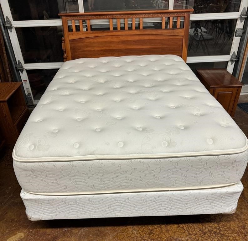 Queen Size Bed With Frame ( NO SHIPPING)