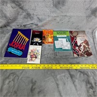 6pc Assortment of Books/Pamphlets