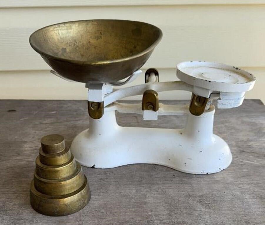 Cast iron weighing scale with weights