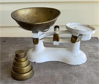 Cast iron weighing scale with weights