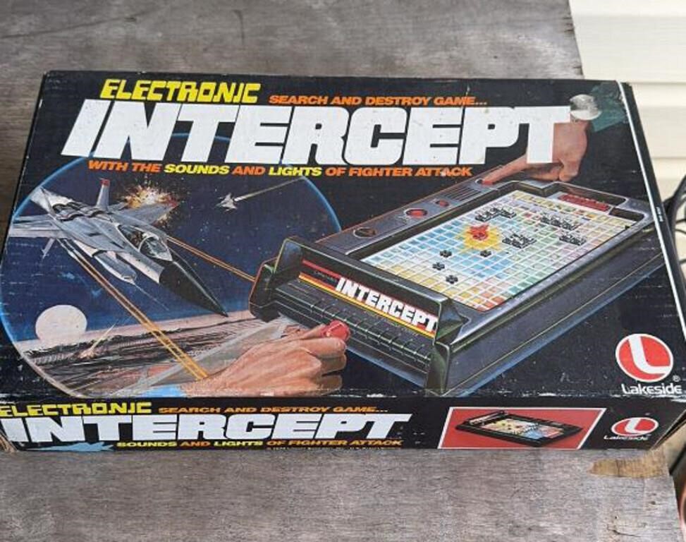 Vintage electronic intercept game
