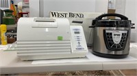 Westbend automatic bread and dough maker with