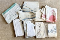 Vintage Linens & Pillowcase Lot - Did not check