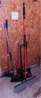 Libman broom & open lid dust pan - Push broom &