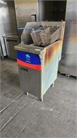 NEWTOP S/S GAS DEEP FRYER W 2 BASKETS SML-DF4-NG