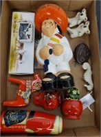 TRAY OF FIGURINES, MEXICAN, SALT AND PEPPER