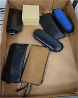 TRAY OF READERS AND GLASSES, CASES