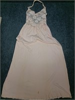 Vintage Olga's Christina nightgown, size medium