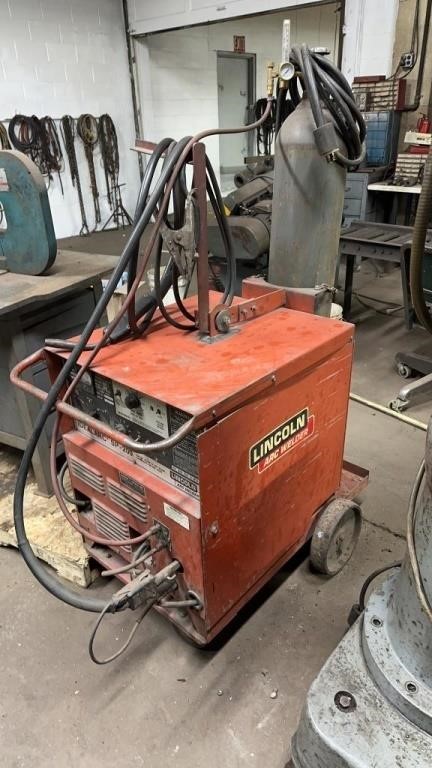 Lincoln 200 Amp Portable Welder