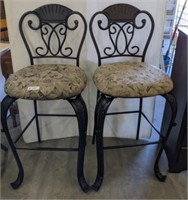 PAIR OF WROUGHT BAR STOOLS 32IN SEAT HEIGHT