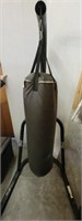 EVERLAST PUNCHING BAG ON STAND