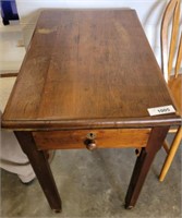 1 DRAWER VINTAGE ACCENT TABLE