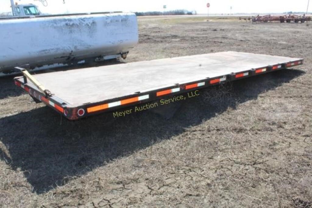 Truck bed 8' x 22'