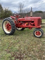 Farmall H tractor, runs and drives as it should