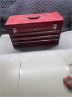 3 drawer International toolbox measures 21"