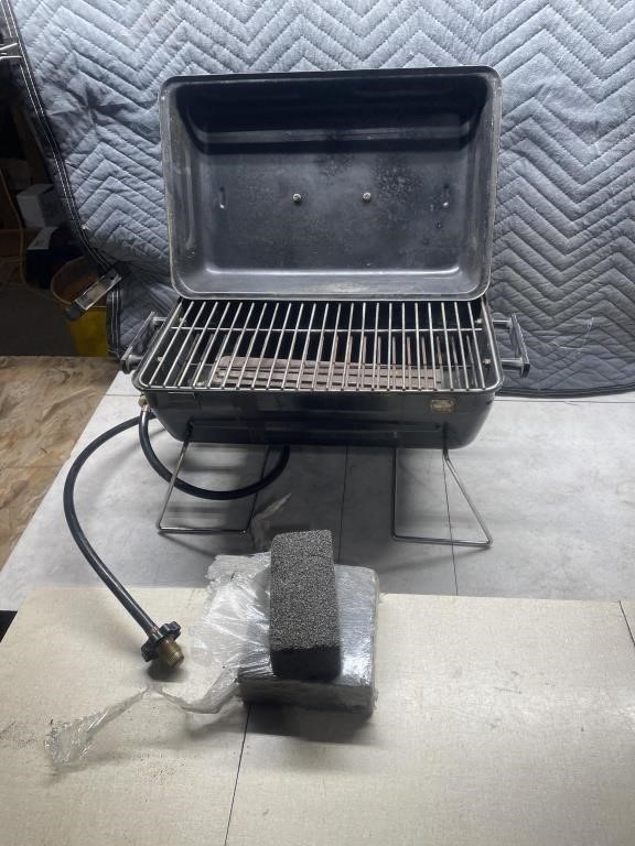 Table top propane barbeque comes with cleaning